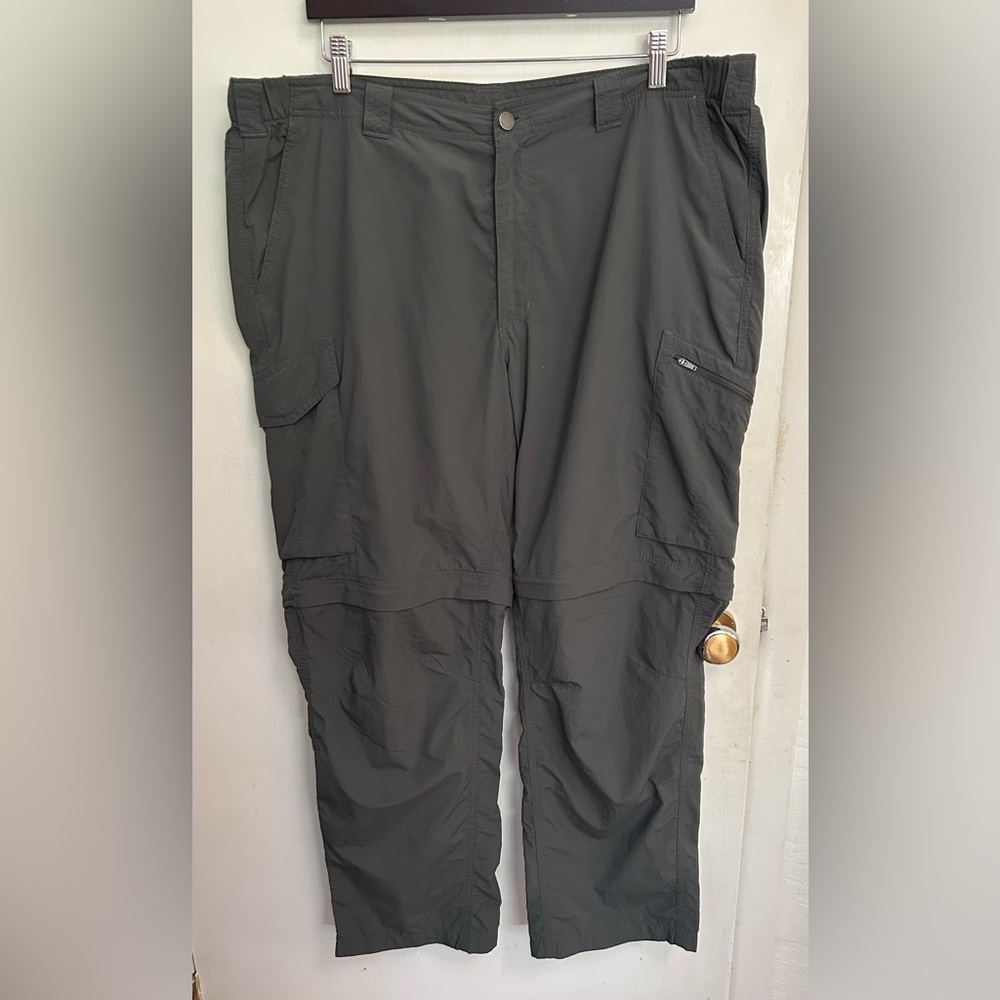 Columbia Hiking Pants zip off legs Mens 40X30 Gray Cargo Pockets Omni shade